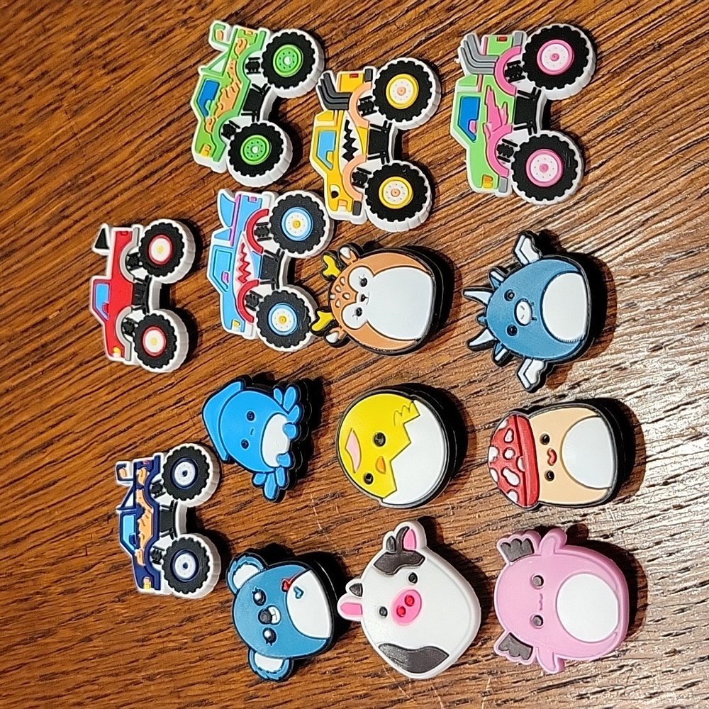 14 Jibbitz's